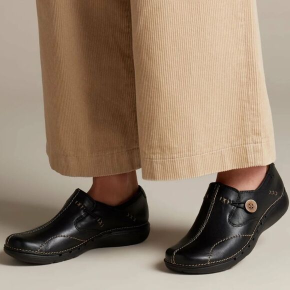 CLARKS UN LOOP WOMEN'S SLIP-ON FLAT SHOE R3 - Picture 1 of 13